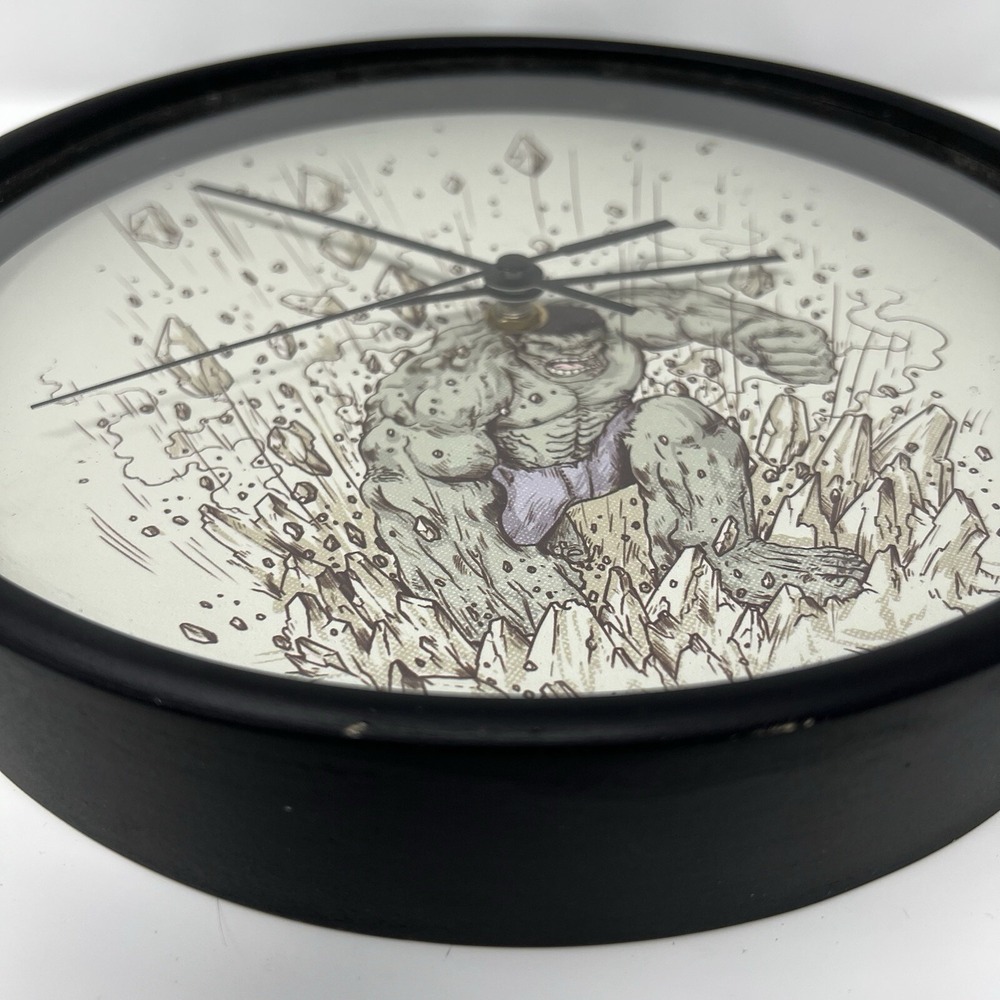 Incredible Hulk Wall Clock - Picture 3 of 3